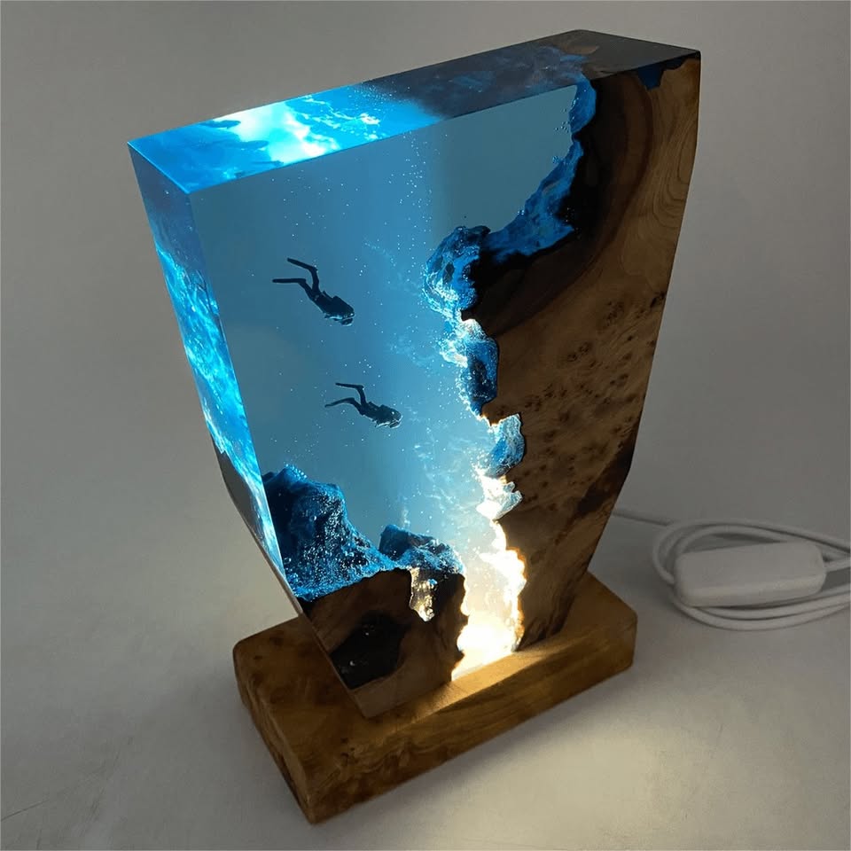 Diver frozen in light, Night Light, Scuba Diving Deep Sea Exploration（ Best Gift 🎁 ）🔥
