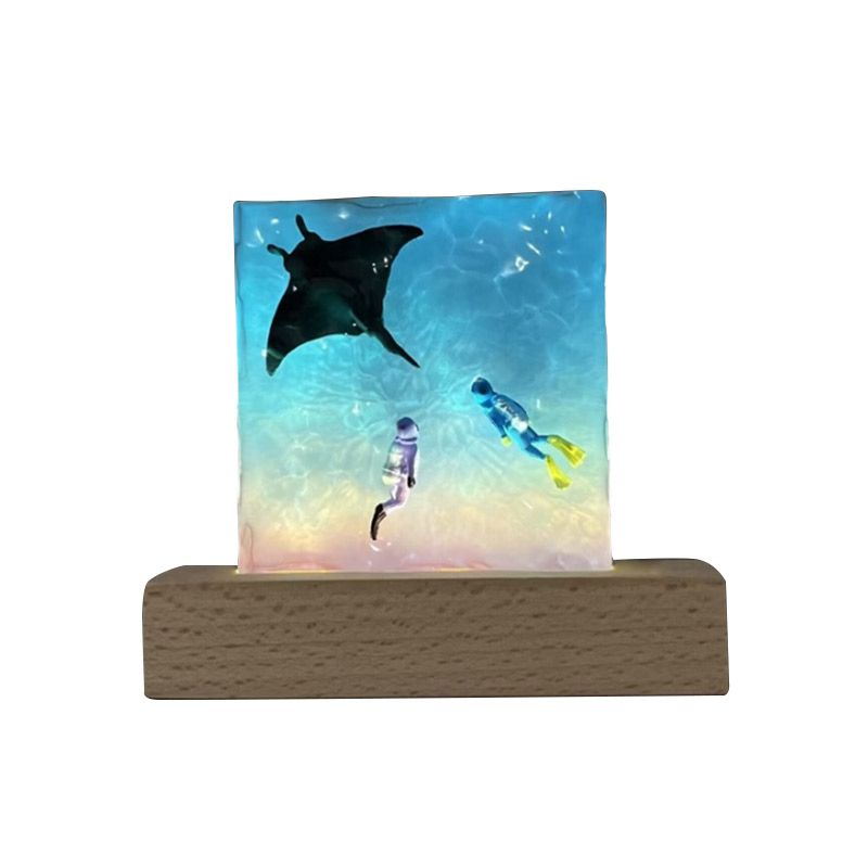 Oceanic Romance Resin Lamp - Manta Ray & Diver Night Light