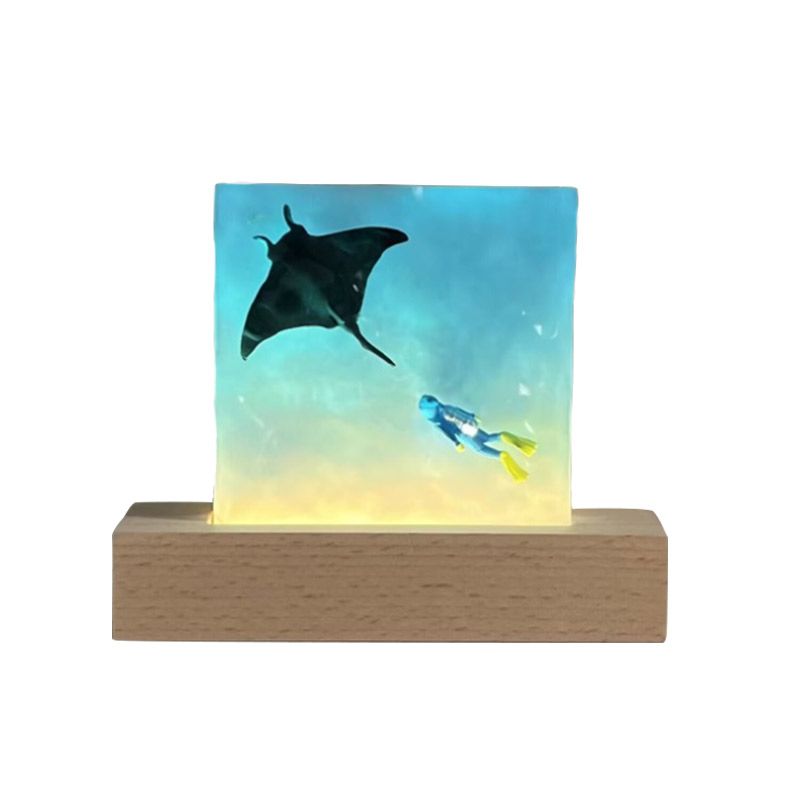 Oceanic Romance Resin Lamp - Manta Ray & Diver Night Light