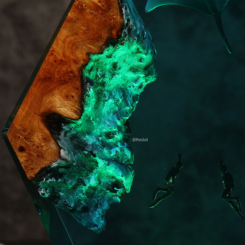 Diver Couple & Manta Ray Resin Lamp Artisanal Night Light for Christmas Gift