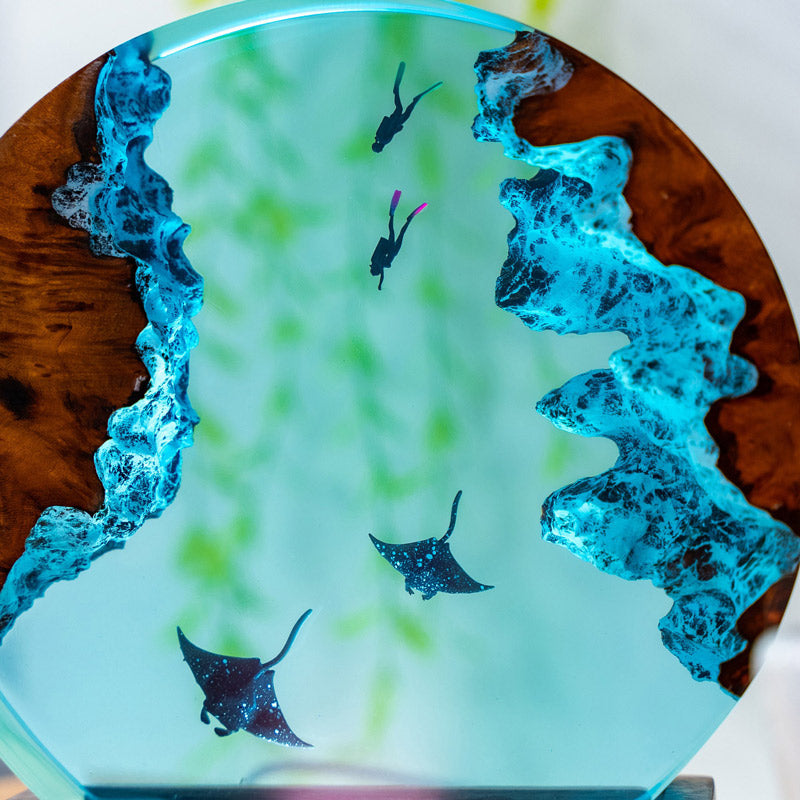 Diver & Manta Ray Resin Lamp Ocean Theme Circular Night Light for Bedside Decor
