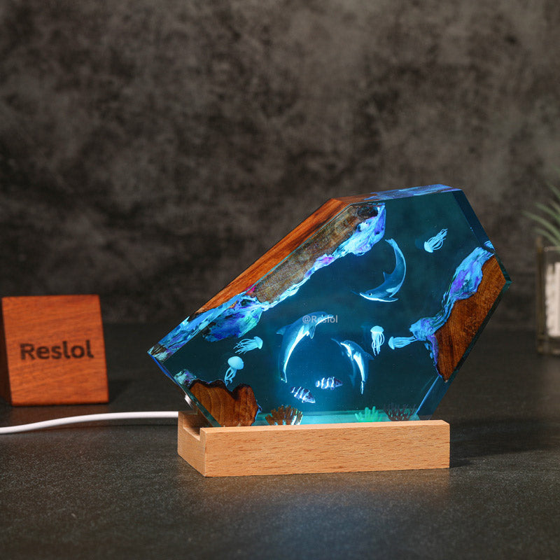 Dolphin & Jellyfish Resin Lamp Family-Themed Night Light for Ocean Lovers