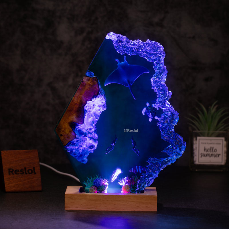 Diver Couple & Manta Ray Resin Lamp Artisanal Night Light for Christmas Gift